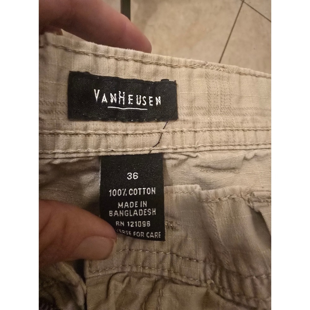 Van Heusen Mens Plaid Cargo Shorts Khaki Beige 100% Cotton Size 36 Multi Pocket - Picture 3 of 4
